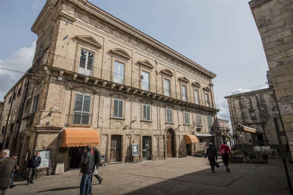 palazzovitacolonna palazzovitacolonna